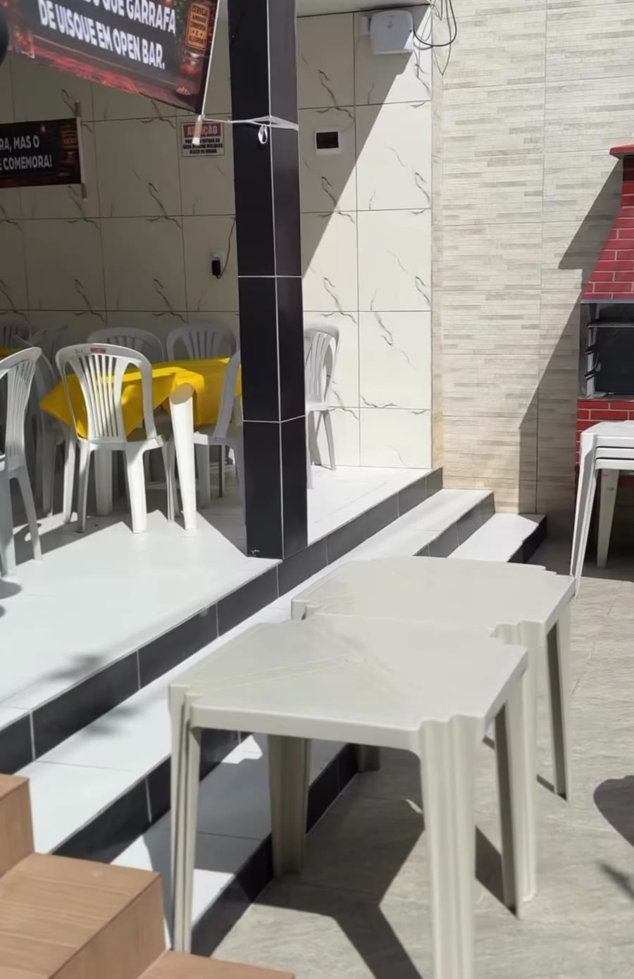 Área coberta com churrasqueira