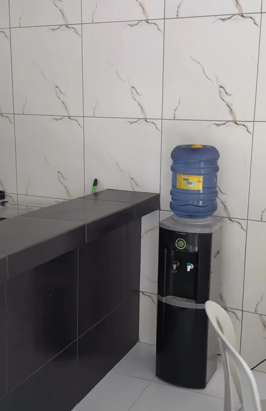 Balcão com bebedouro