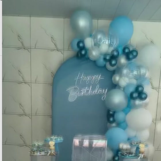 Decoração azul com painel Happy Birthday